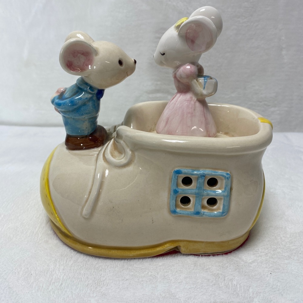 Ceramic MUSIC BOX Mice Couple in a Shoe Figurine Baby Toddler